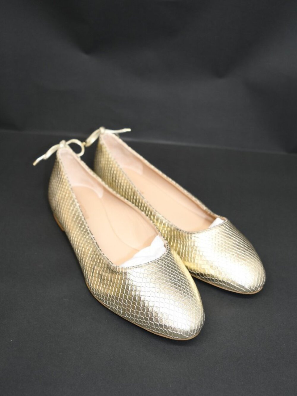 $450 STUART WEITZMAN TIEBACK BALLET FLAT GOLD SNAKE EMBOSSED LEATHER 9.5 (DD5)